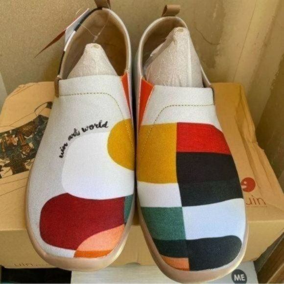 UIN Shoes - NWT UIN Slip On Shoes Canvas Comfortable Loafers Hold that Color